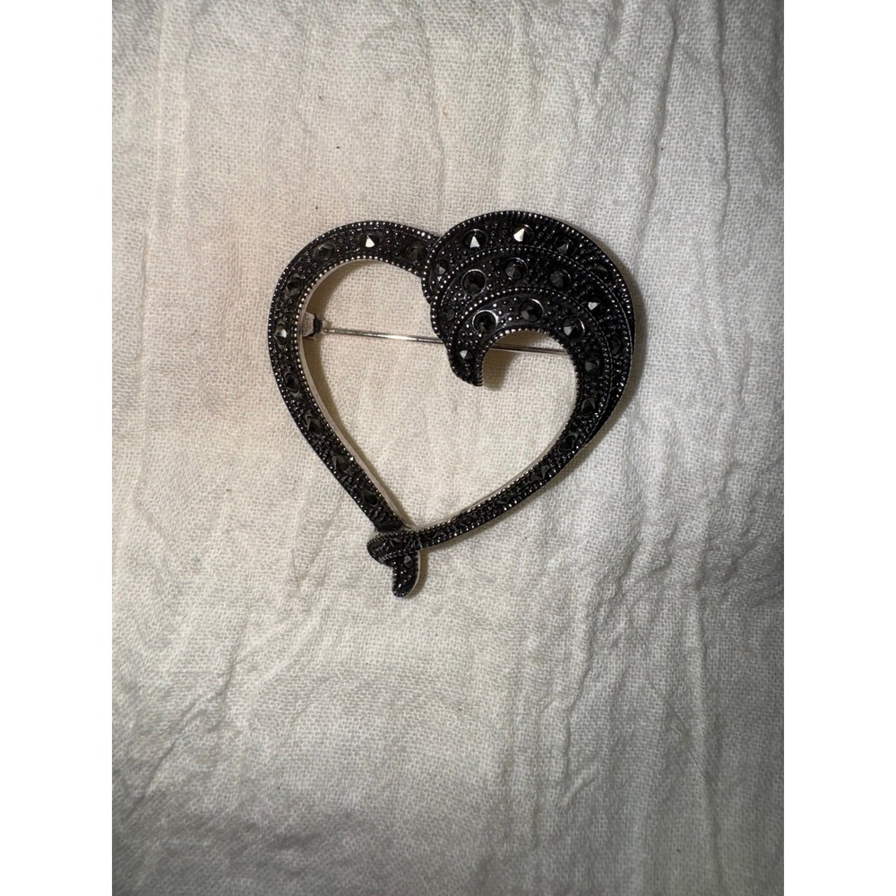 Chico's Open‎ Heart AHA rhinestone brooch pin in a silver-tone and black color